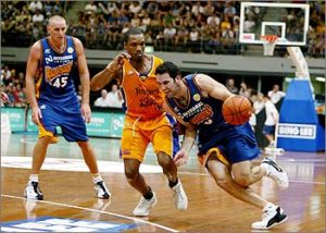 spt_basketball0403230